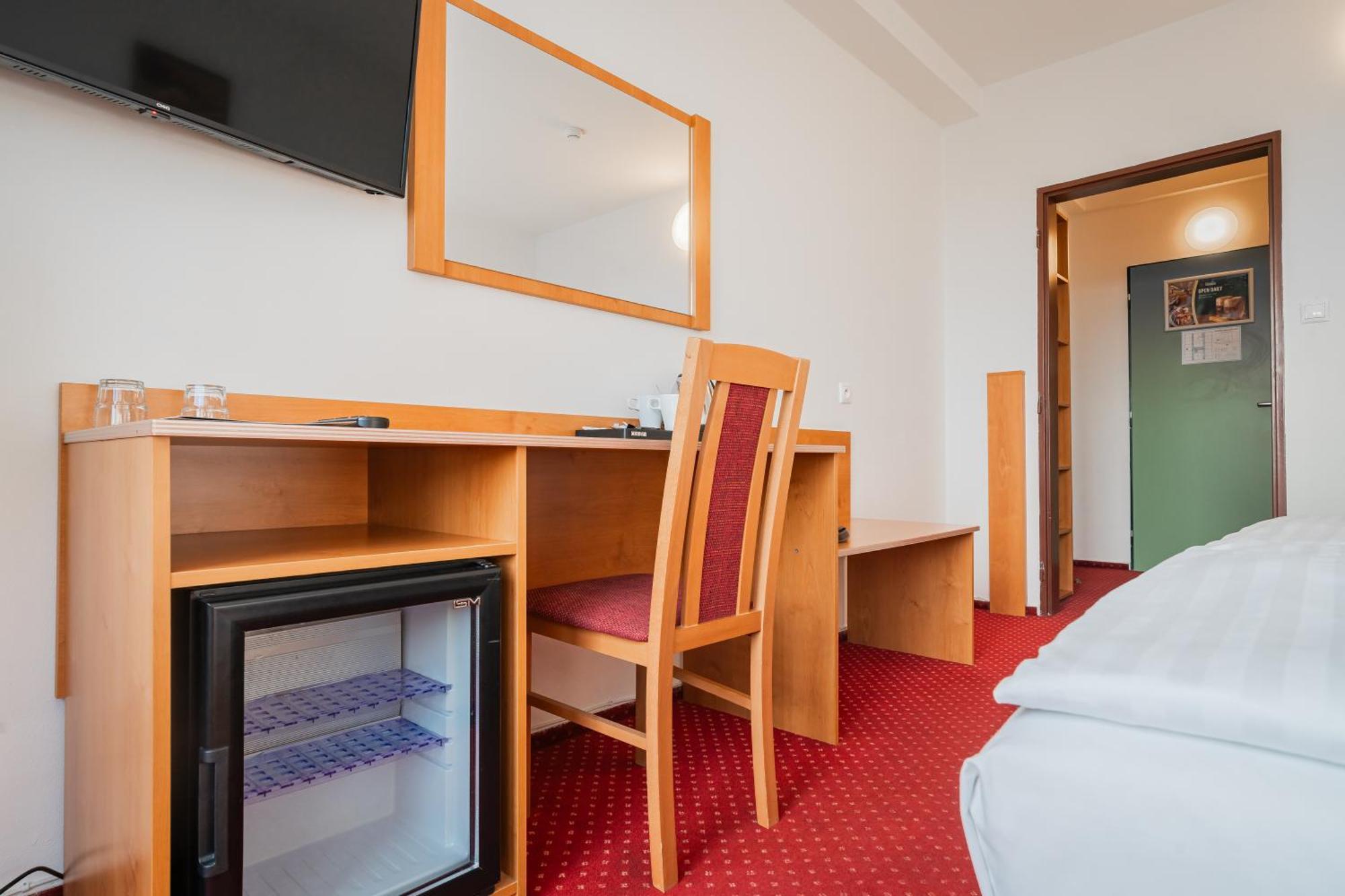 Hotel Globus Прага Екстериор снимка