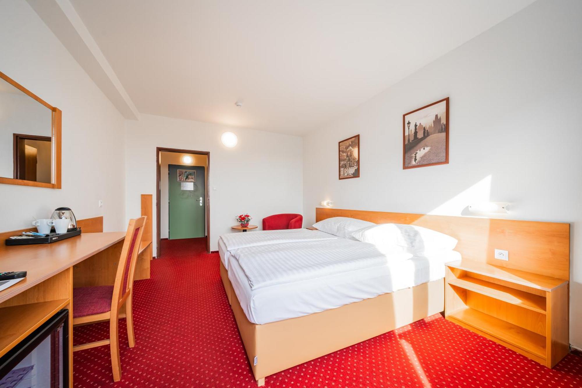 Hotel Globus Прага Екстериор снимка