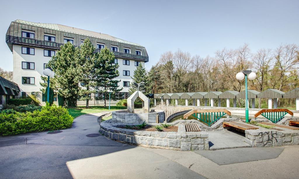 Hotel Globus Прага Екстериор снимка