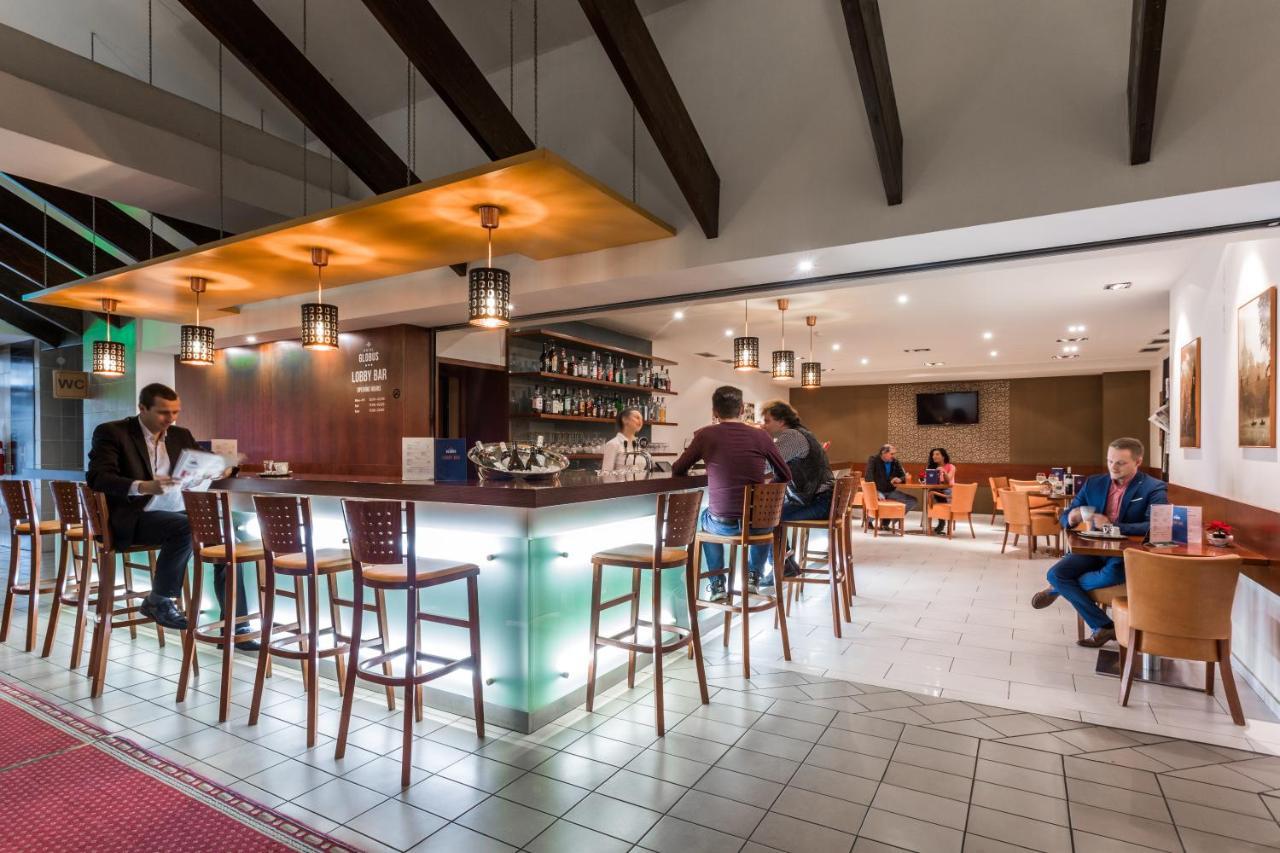 Hotel Globus Прага Екстериор снимка