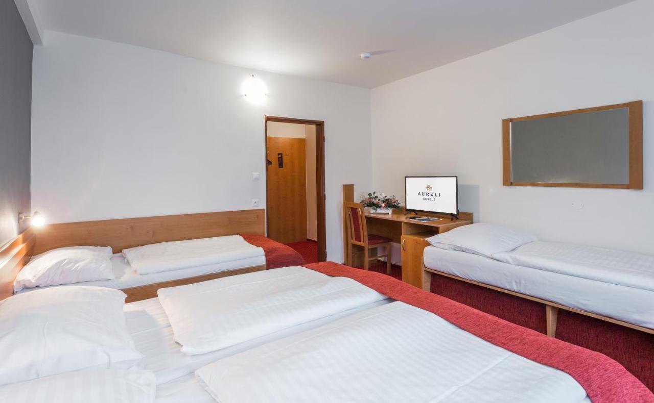 Hotel Globus Прага Екстериор снимка