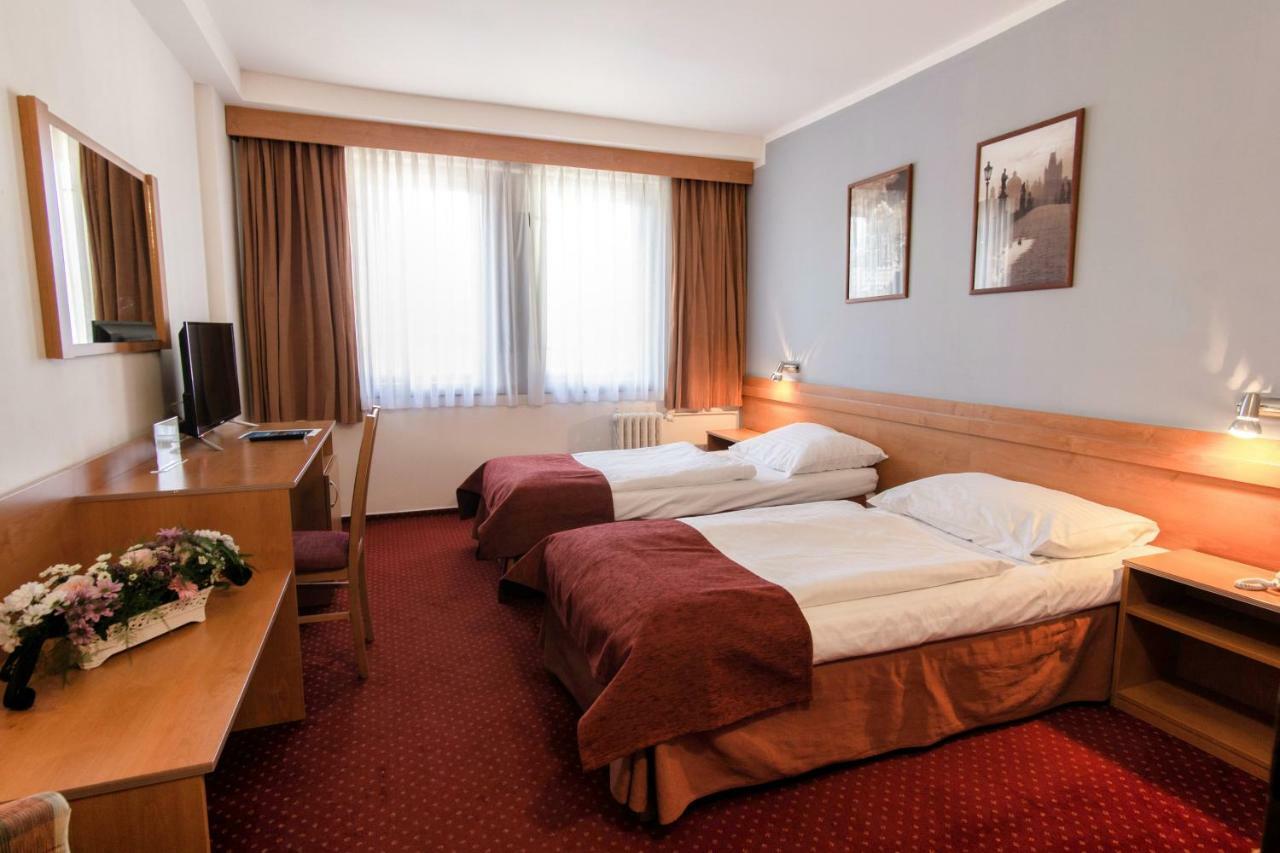 Hotel Globus Прага Екстериор снимка