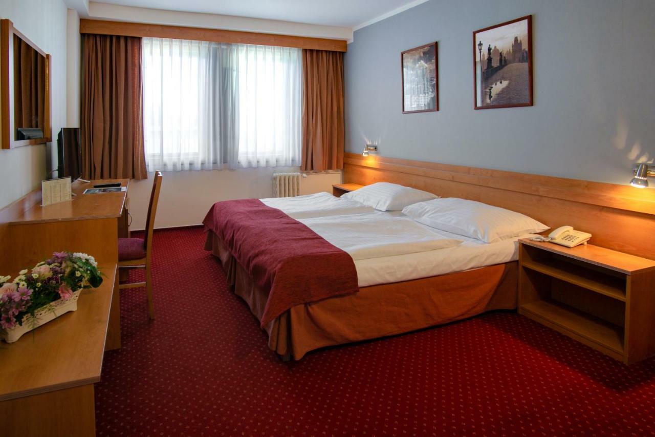 Hotel Globus Прага Екстериор снимка