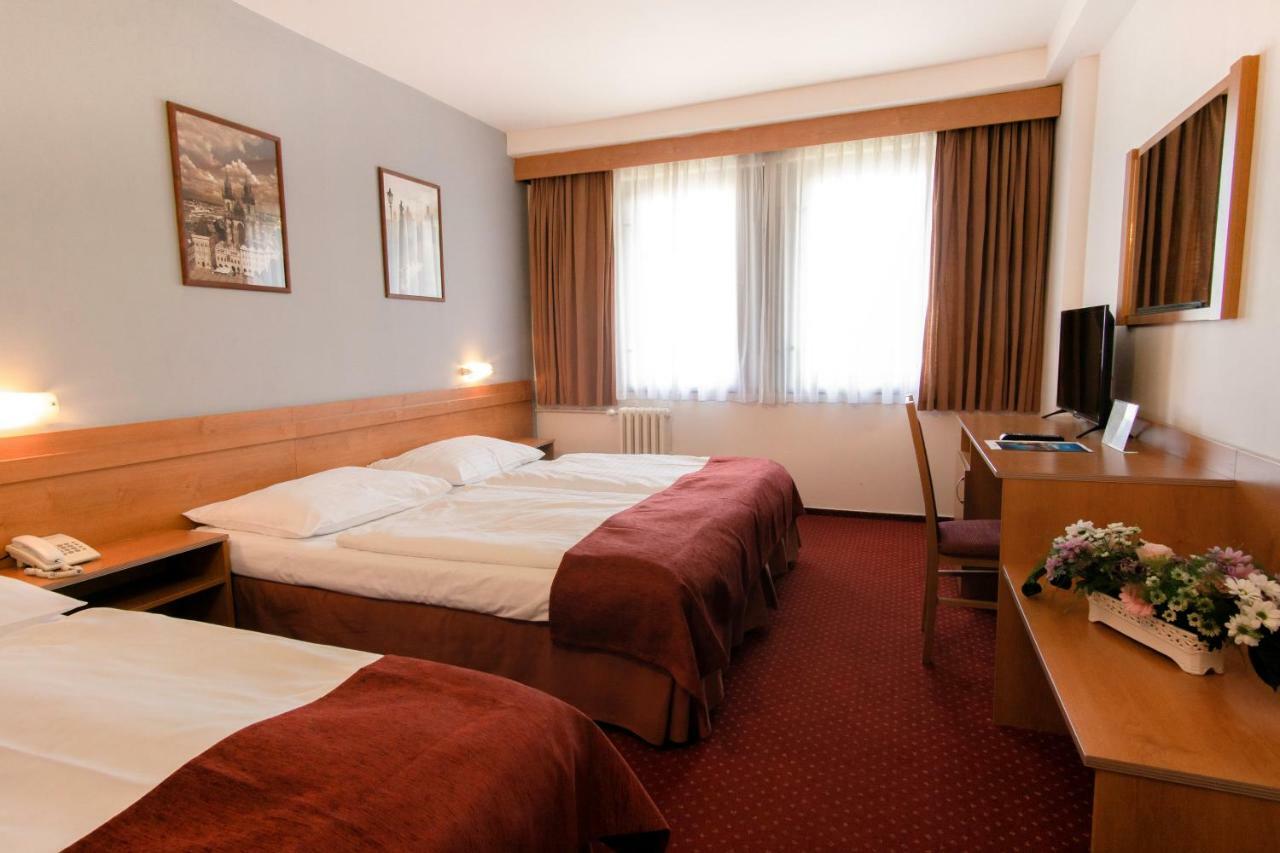 Hotel Globus Прага Екстериор снимка
